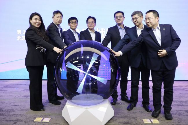 亚欧乱色束缚一区二区三区