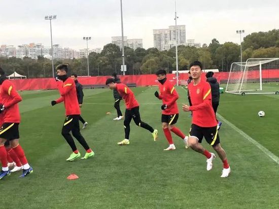 狠狠色成人综合网图片区